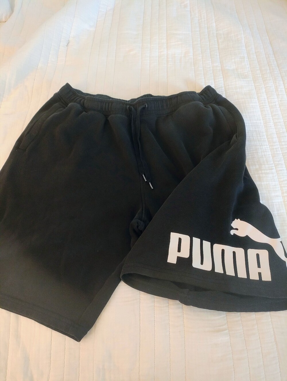 PUMA Men’s Large Black Big Logo Fleece Sweat Shorts Drawstring Athletic